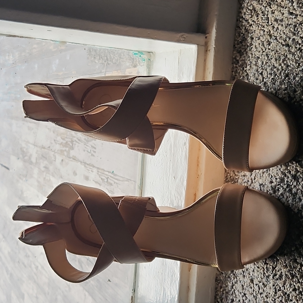 Women's wedge shoe